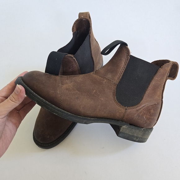 Canada West boots Romeos chelsea vibram sole biltrite heel womens sz 6.5 - Picture 1 of 9